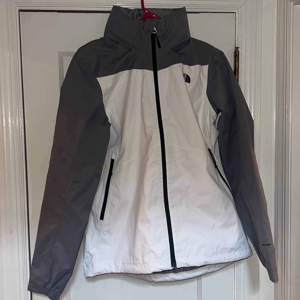 White And Grey Northface Jacket - image 2